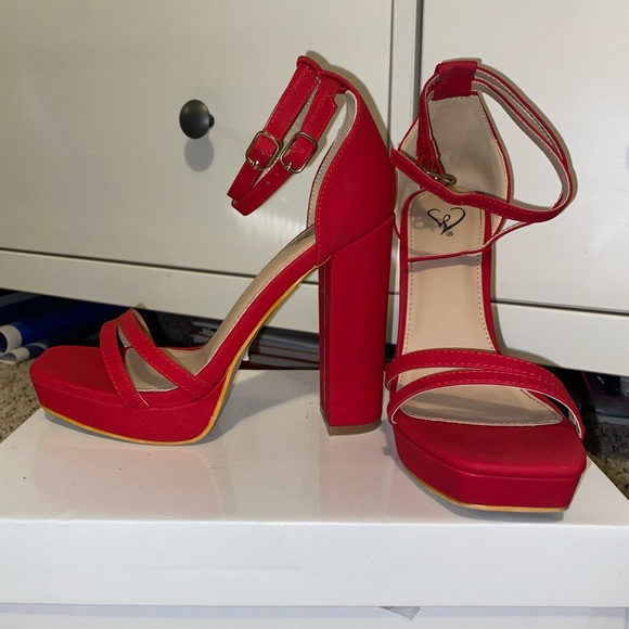 Windsor Heels - Picture 4 of 4